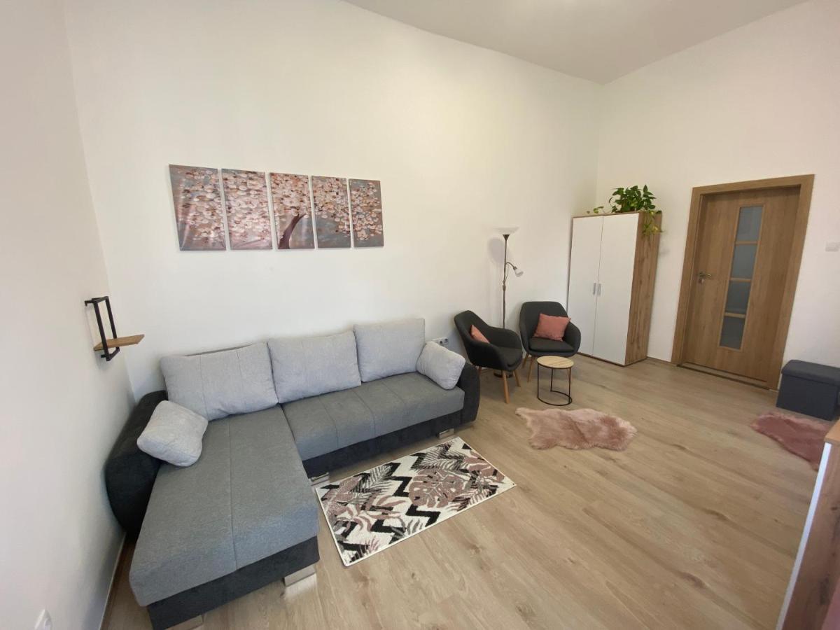 RÁD-VÁR Apartmanház Eger Exterior foto