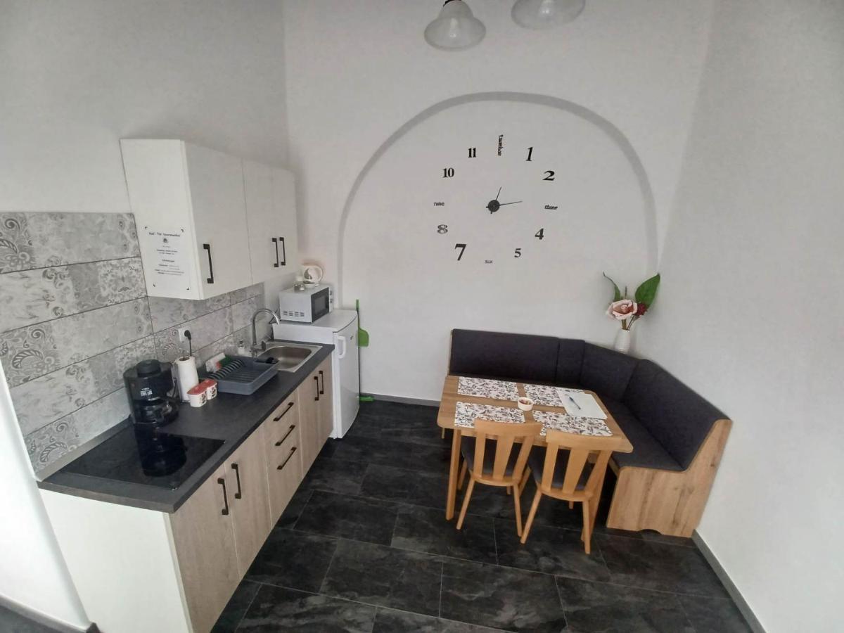 RÁD-VÁR Apartmanház Eger Exterior foto