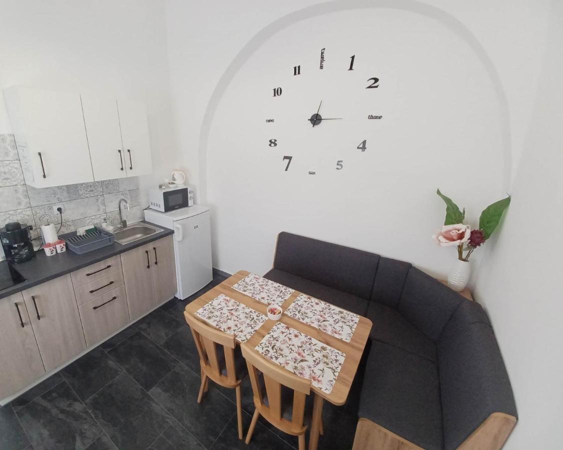 RÁD-VÁR Apartmanház Eger Exterior foto