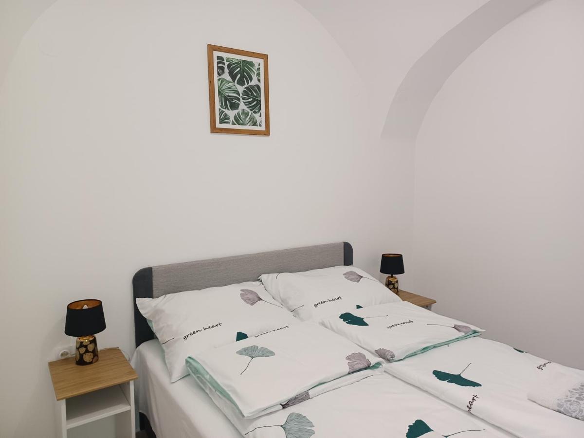 RÁD-VÁR Apartmanház Eger Exterior foto